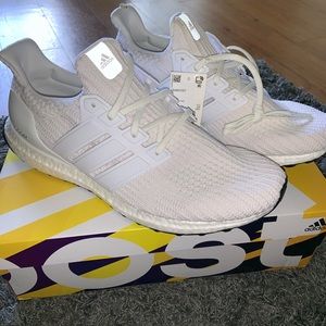BRAND NEW SIZE 9 ULTRABOOSTS